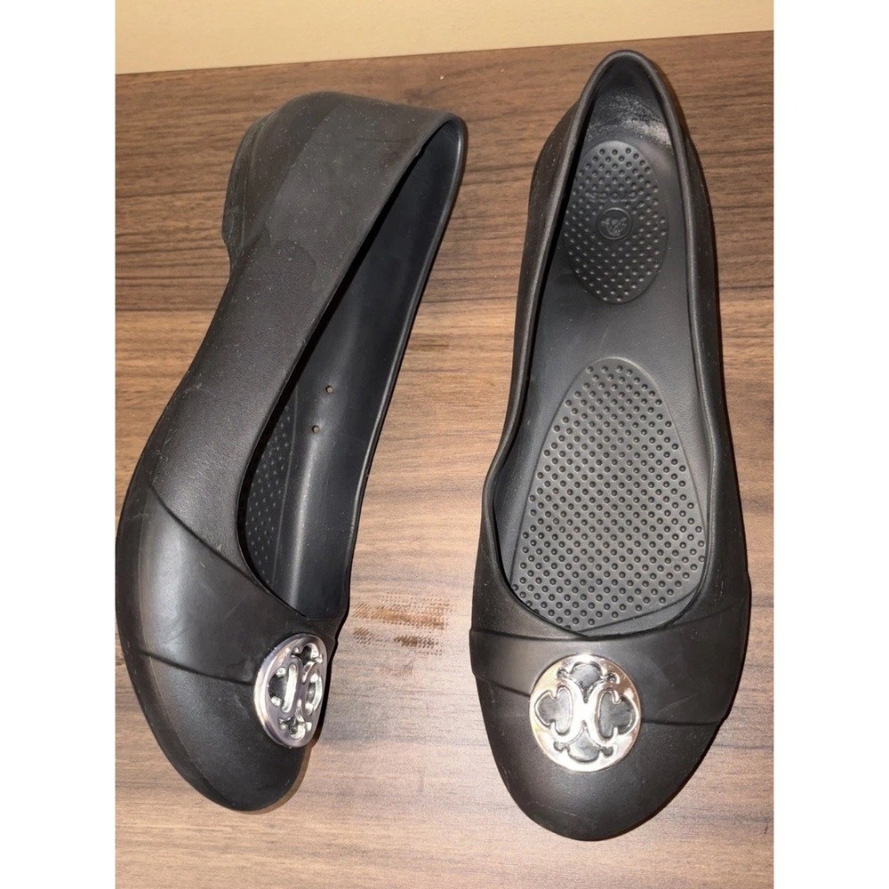 Crocs Gianna Sz 11 Black w/ Silver Disc Medallion Slip-on Ballet Flats Shoes